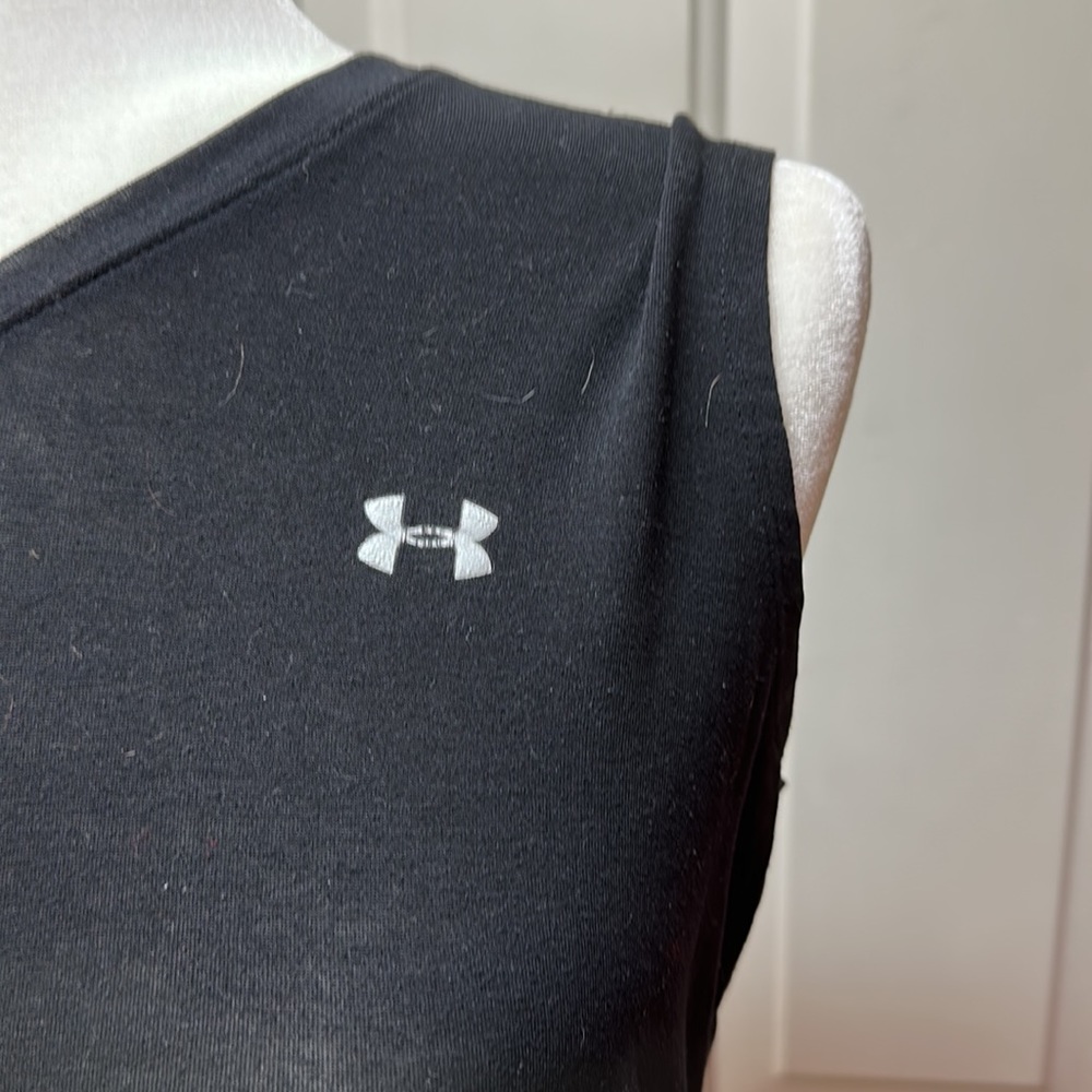 Under Armor v neck tank, size medium - Picture 2 of 5